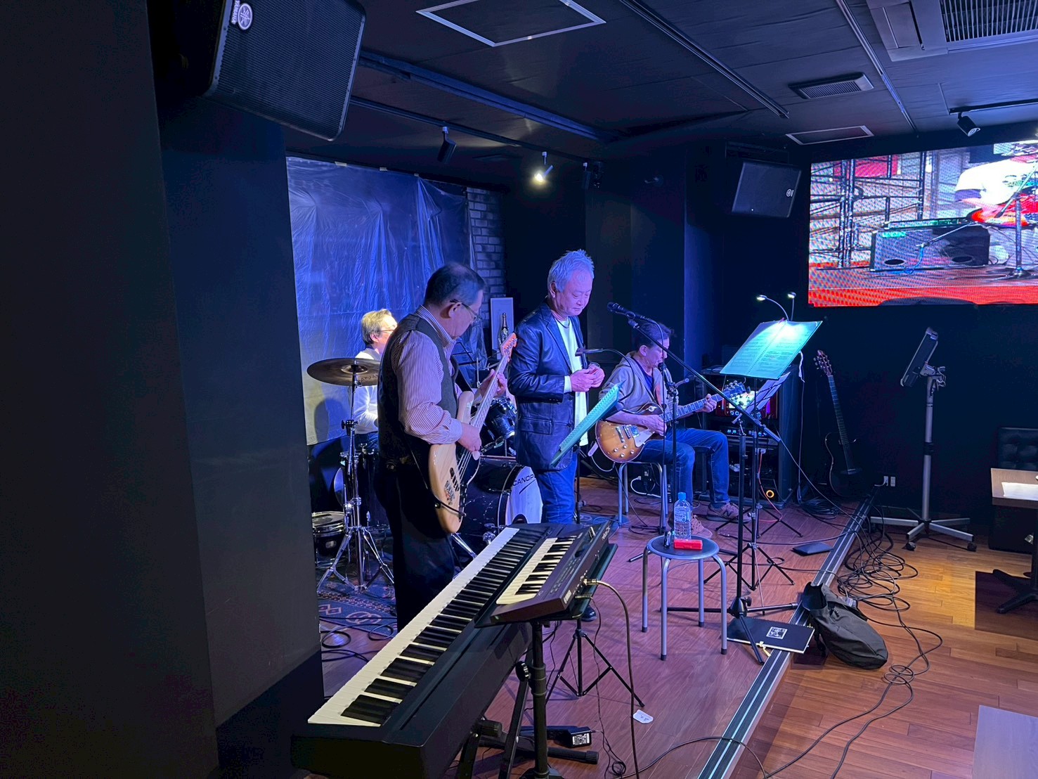 �N���b�N����Ɗg��ʐ^������܂�